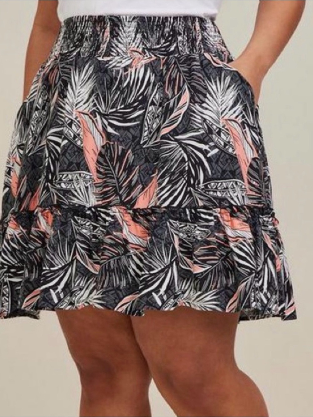 NWT Torrid Black Tropical Leaf Mini Skirt with Pink Accent